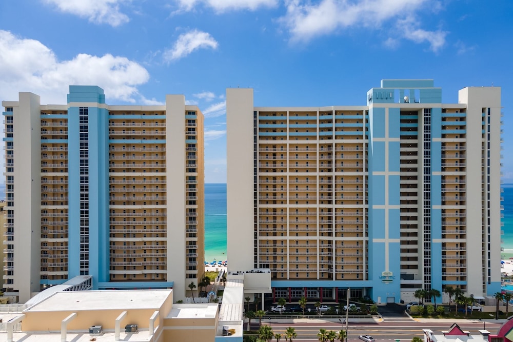 Shoreline Serenity by Avantstay Beachfront + Views!