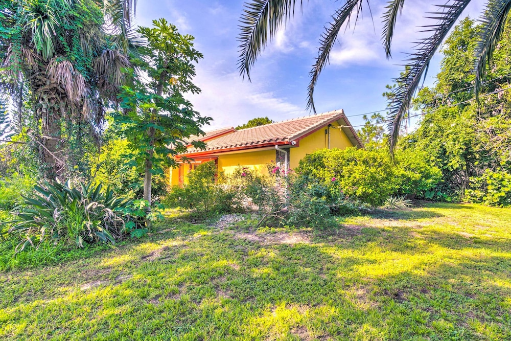 North Port Garden Home: Florida Room, Lanai!