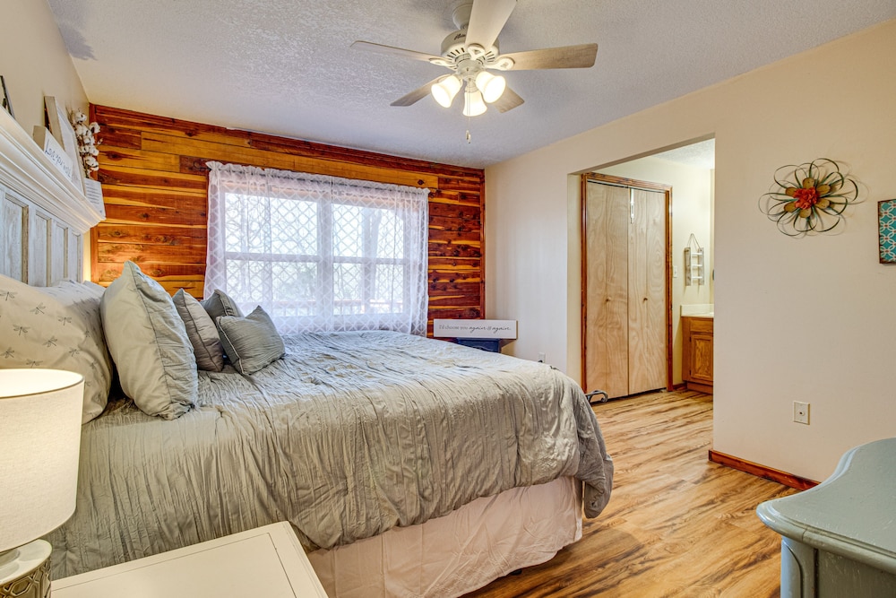 Expansive Mountain Home Rental w/ Yard & Fire Pit! view 2