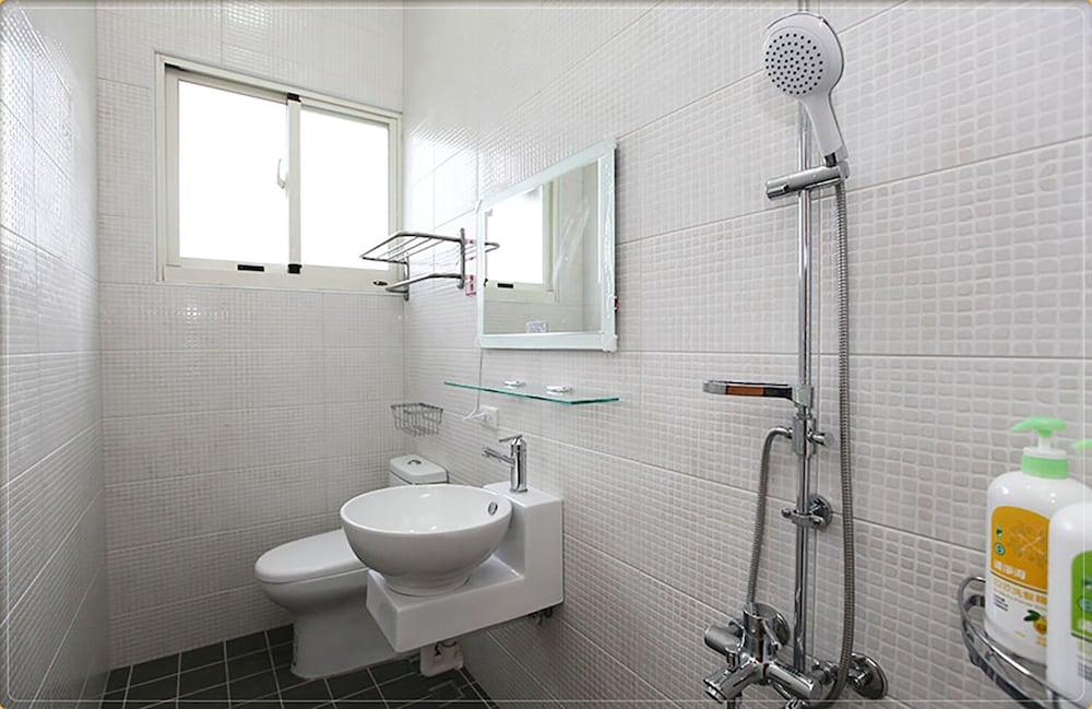 6636 B&B