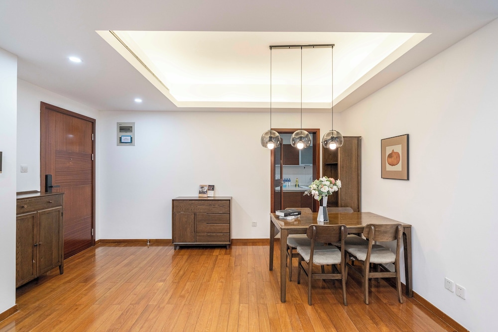 Tyms 2BR APT Lujiazui Renheng Riverside