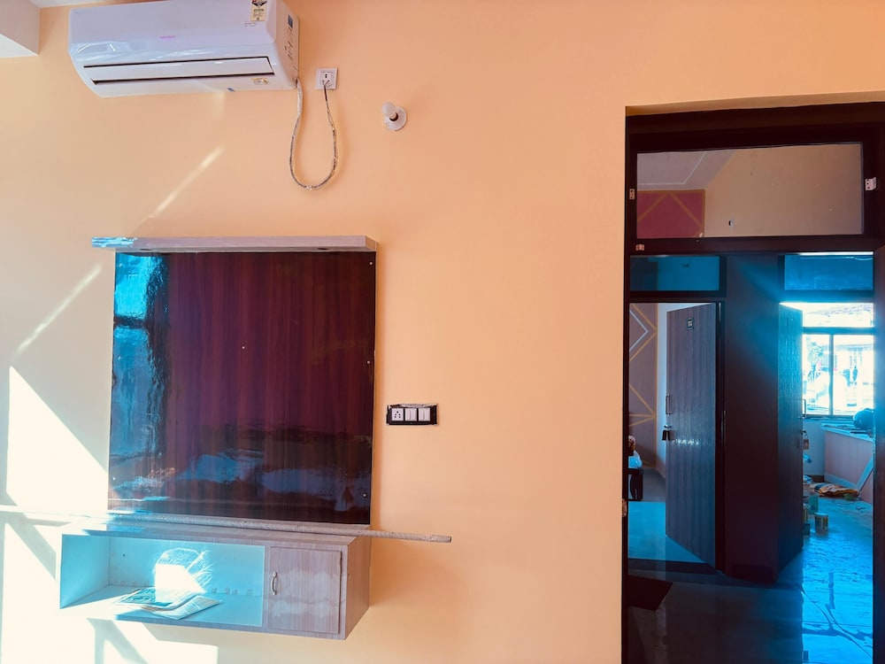 Hotel Rameshwaram Palace