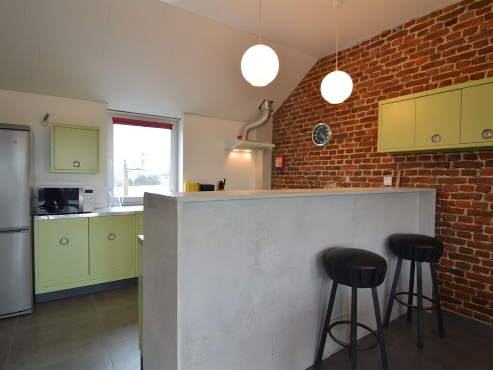 A Cosy Vintage Loft to Discover, Ideal for Exploring the Region by Bike view 3