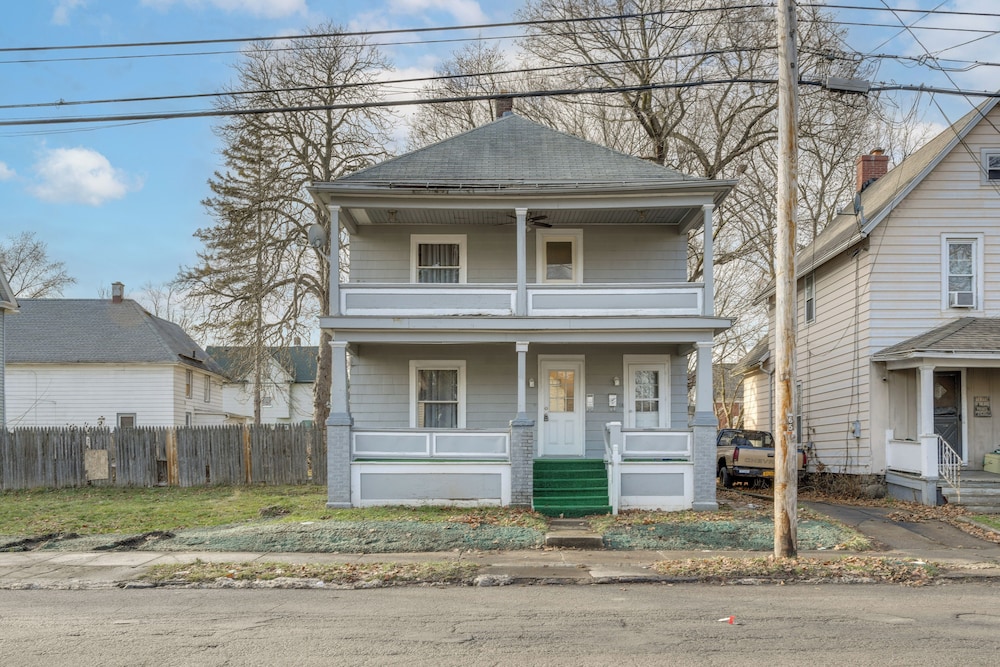 Apartment 2 Mi to Niagara Falls State Park!