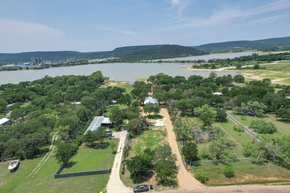 Gorgeous Palo Pinto Home w/ Private Hot Tub! view 4