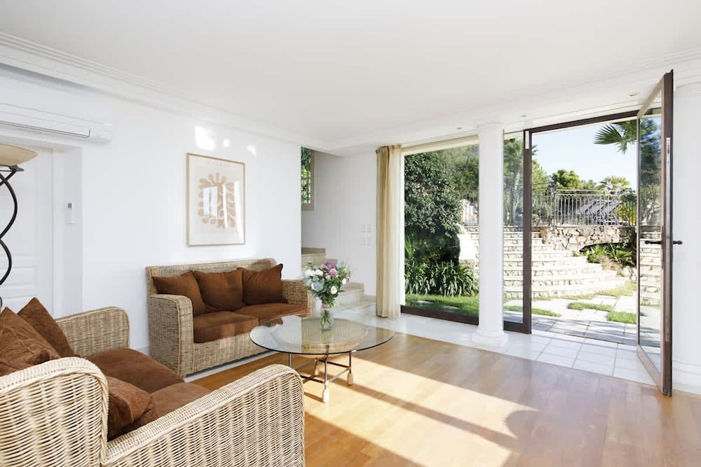 Magnificent Villa With sea View in Theoule sur Mer