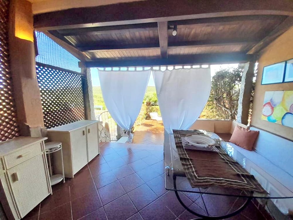 Residence in Marinella just 300 mt from the sea
