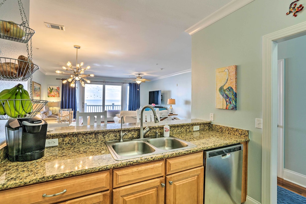 Hike, Golf, & Fish: Oceanfront Gem in Carrabelle!