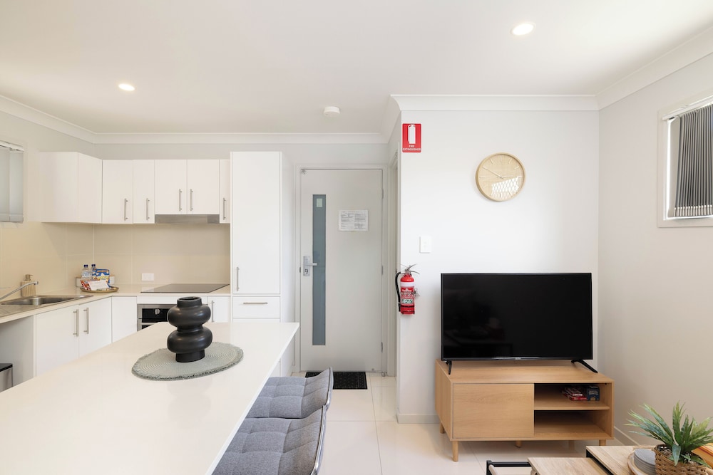 Smart Suites Self Check-in Apartments - 39A Freney