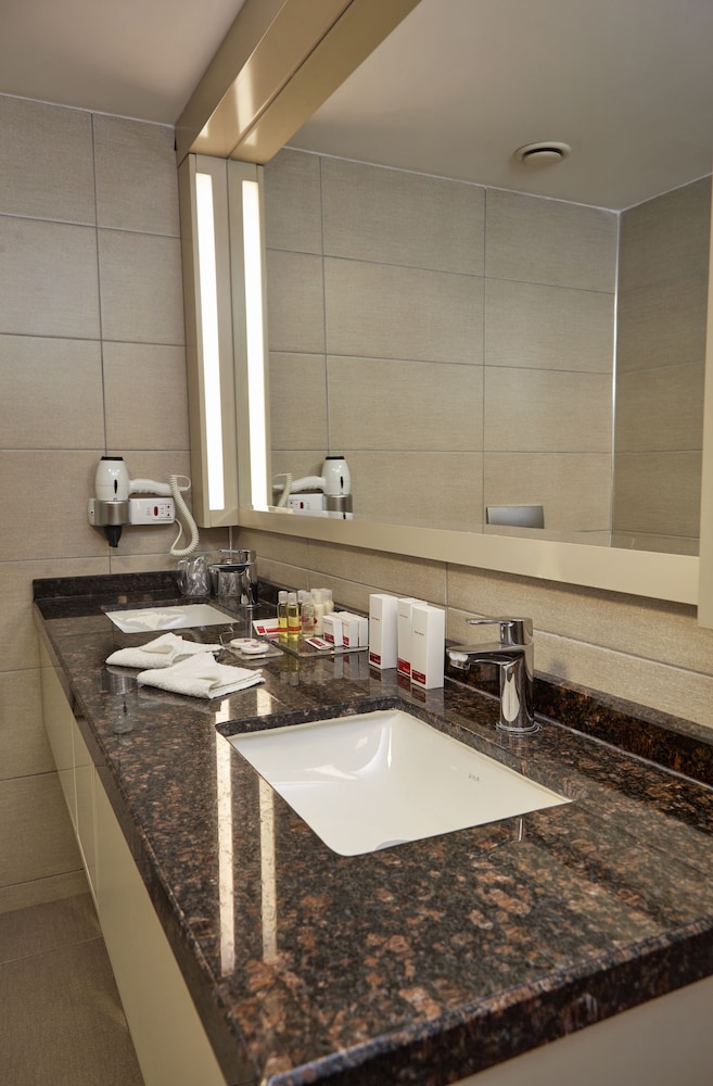Ramada Plaza by Wyndham İzmir - Image 12