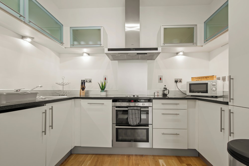 1 Bed South Quay Apartments Canary Wharf