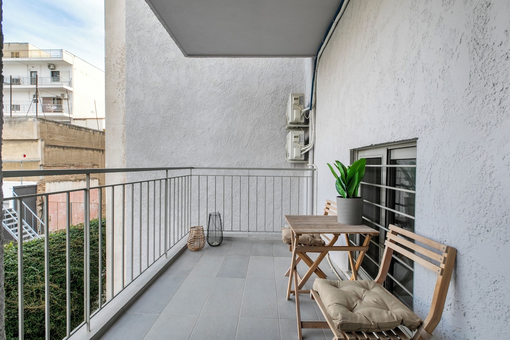 Cassiopeia - Studio & Balcony in Athens