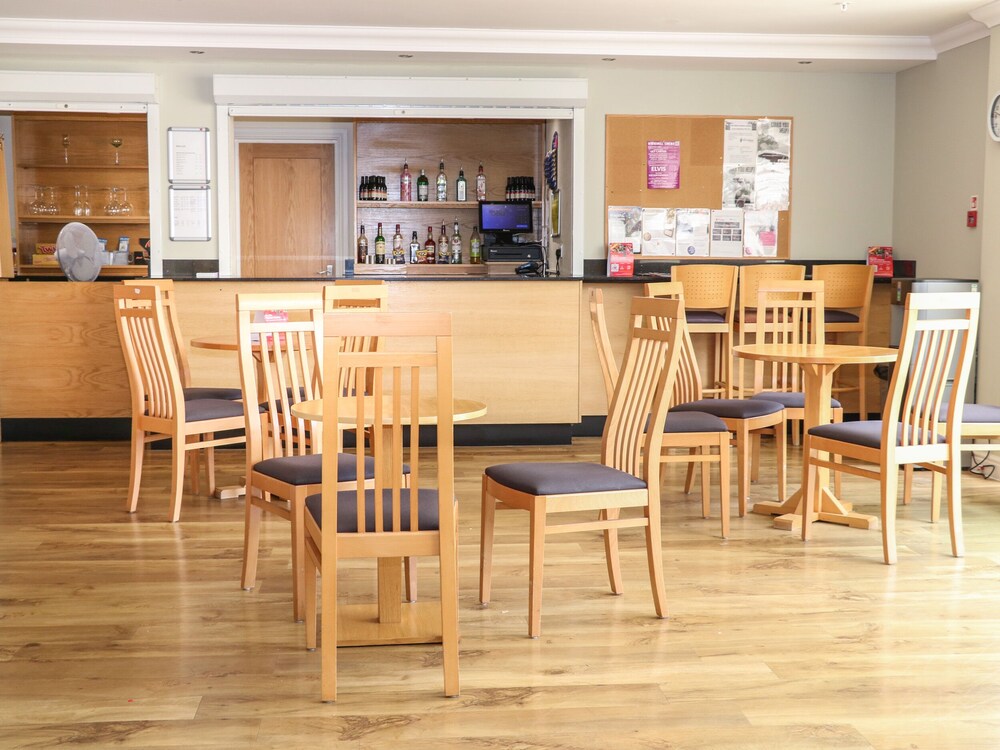 Flat 33 - Marine Court