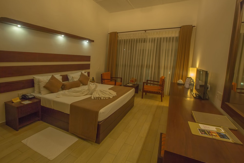 Avenra Beach Hotel