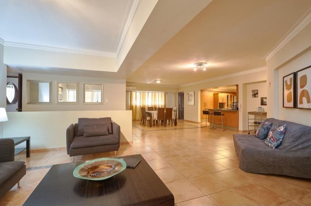 Apartment in Bella Vista Sleeps 10