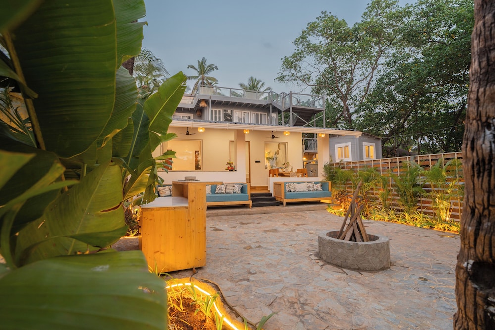 ELIVAAS House of Neptune 1 BHK Boutique