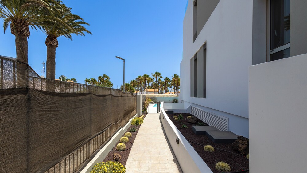 Calm Beach Apartments