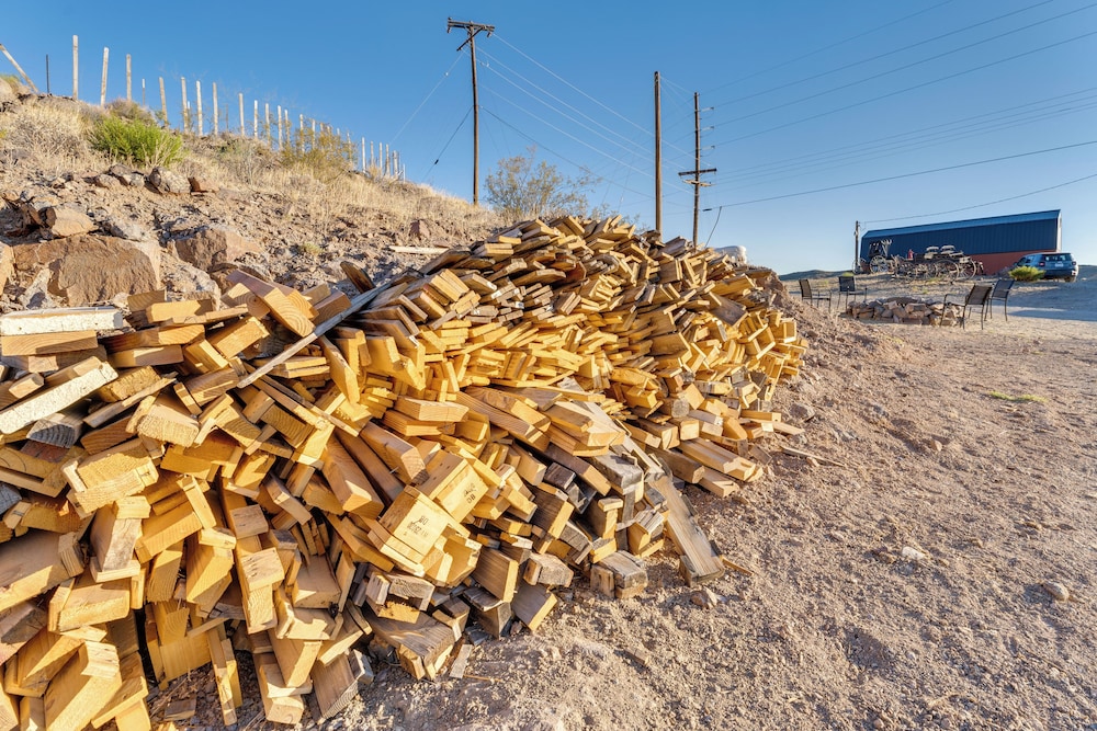 Oatman Studio w/ Fire Pit Near Bullhead City!