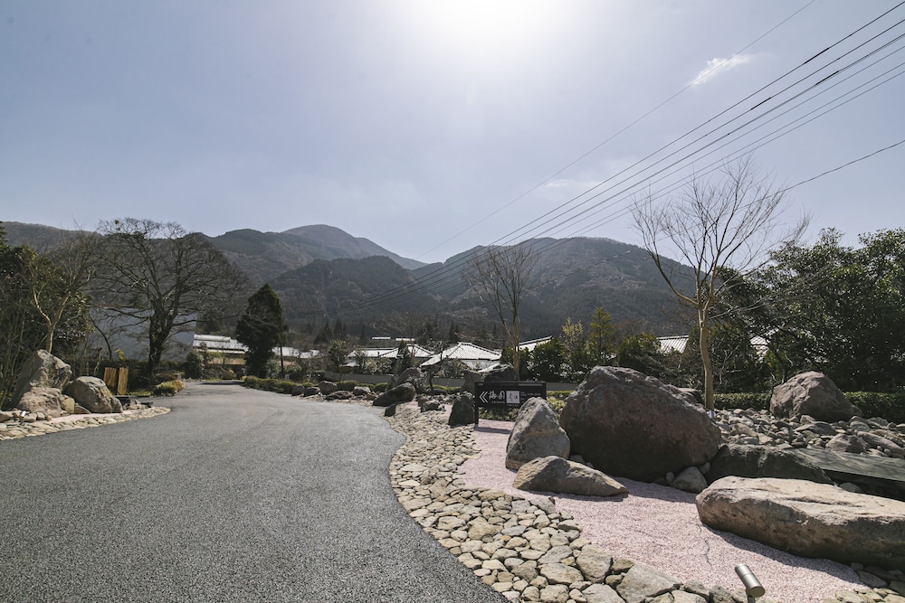 Yufuin Baien Garden Resort