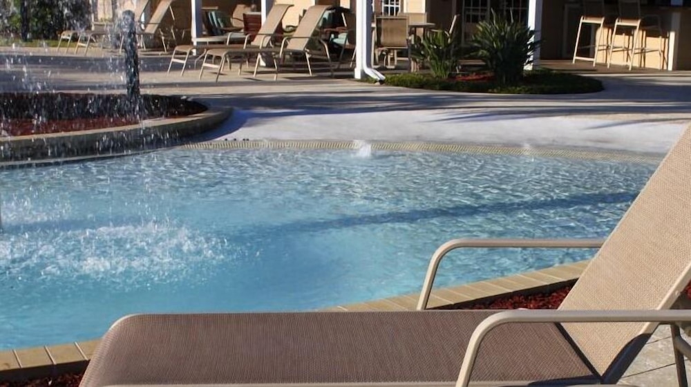 Lucaya 4 Bedrooms 3 Baths Townhome! - Image 3