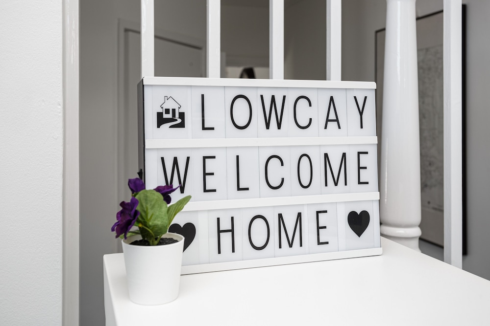 Lowcay Apartments