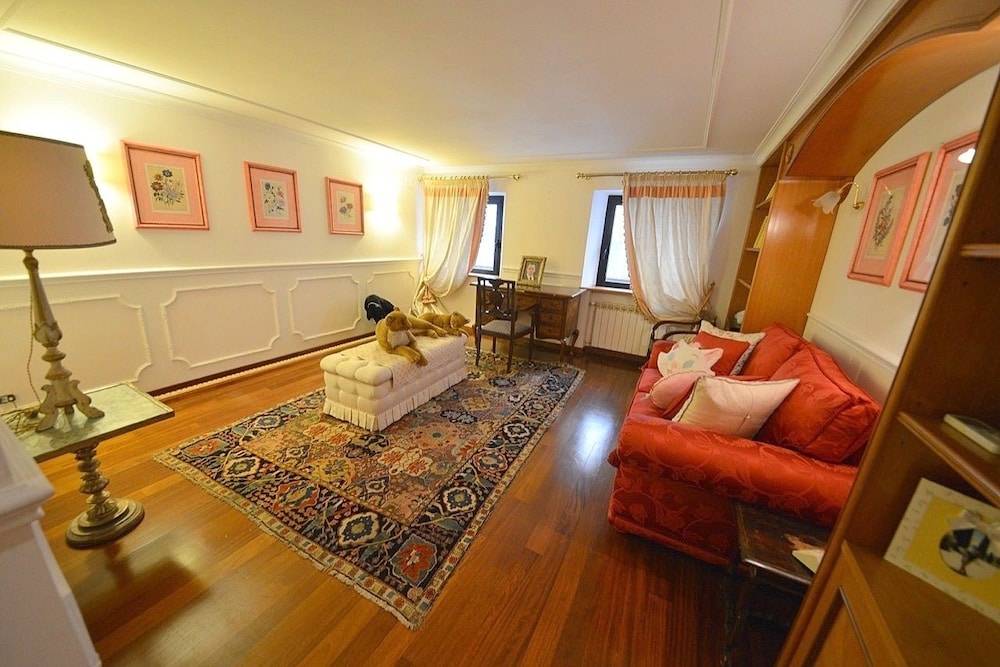 Prestigious Apartment Via Giulia