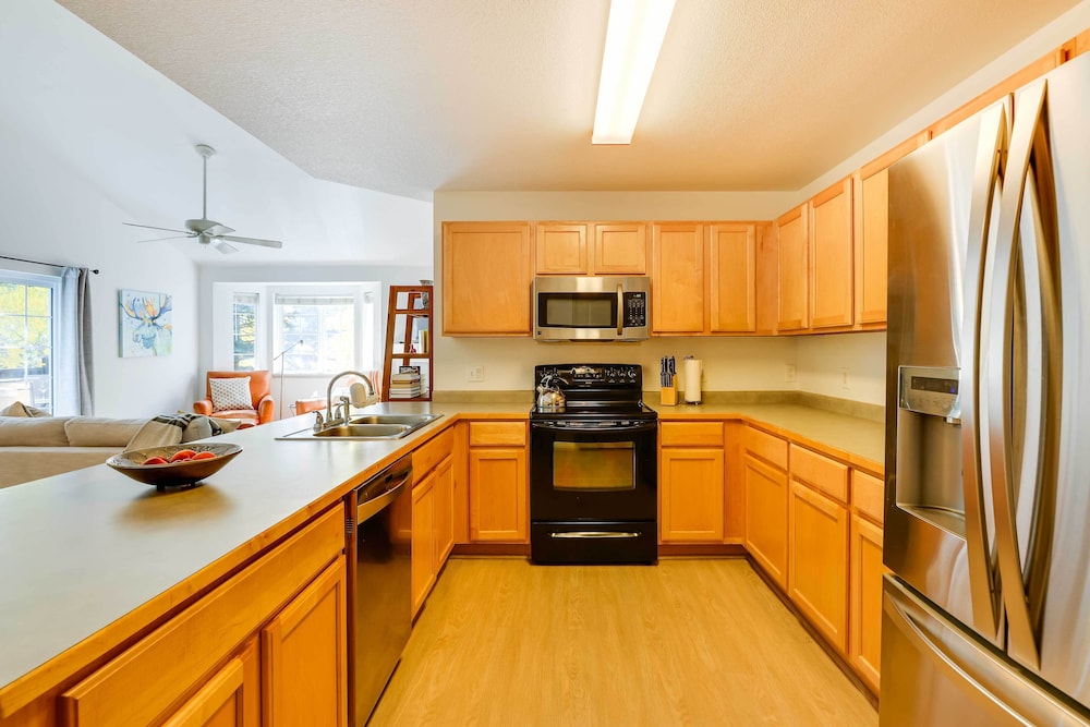 Cozy Steamboat Condo w/ Balcony & Mtn Views!
