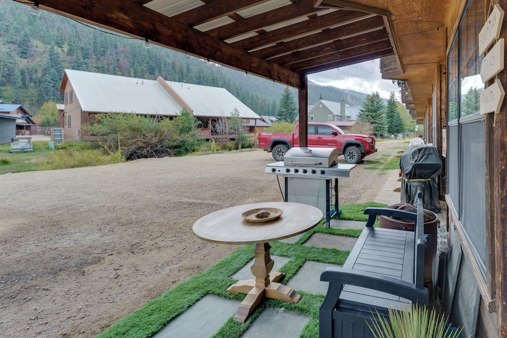 Red River Home w/ Ski Slope, Mtn & River Views!