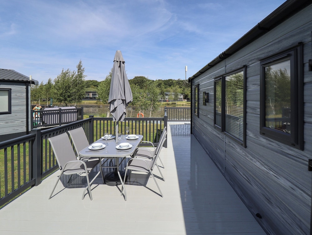 Sunset Lodge