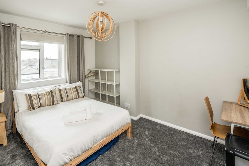Spacious 3Br Flat With Balcony Near Tottenham Hale