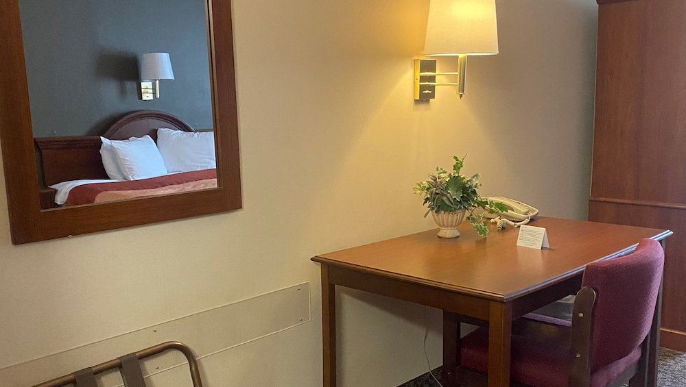 Iveys Motor Lodge Houlton