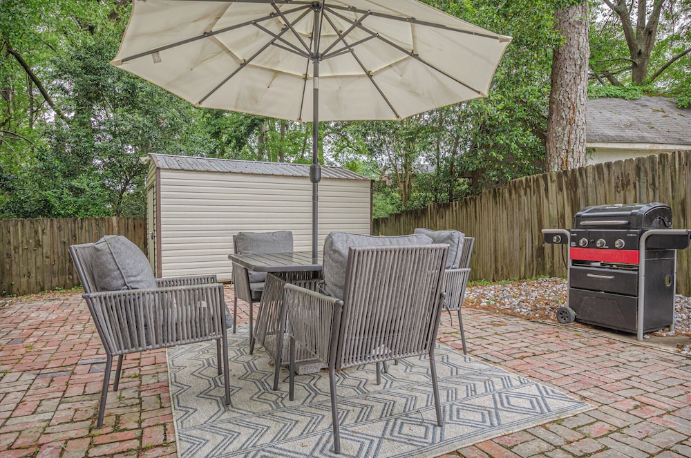 Cozy Bungalow Retreat w FirePit & Grill