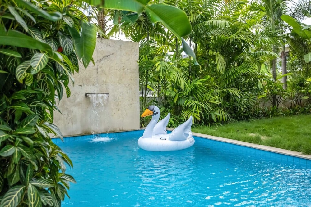 Villa Ayana 5bhk With Pool and Near the Beach