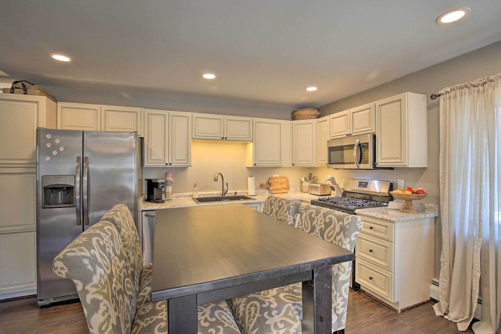 Stylish Pine Plains Home Near Parks Hiking! - Property Image 23