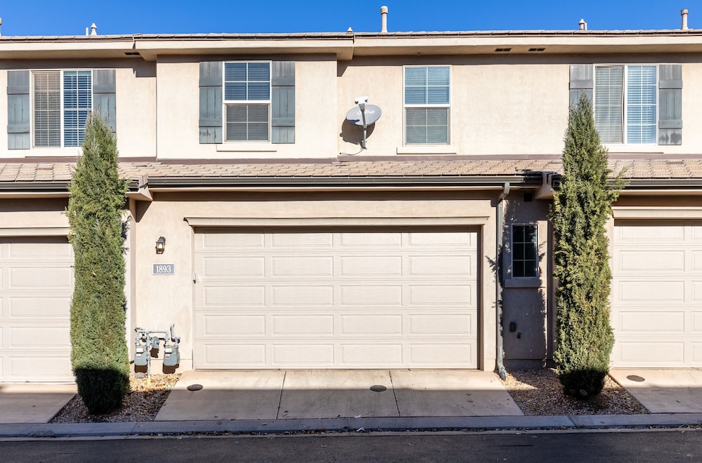 Sand Cove 3 Bedroom Townhouse
