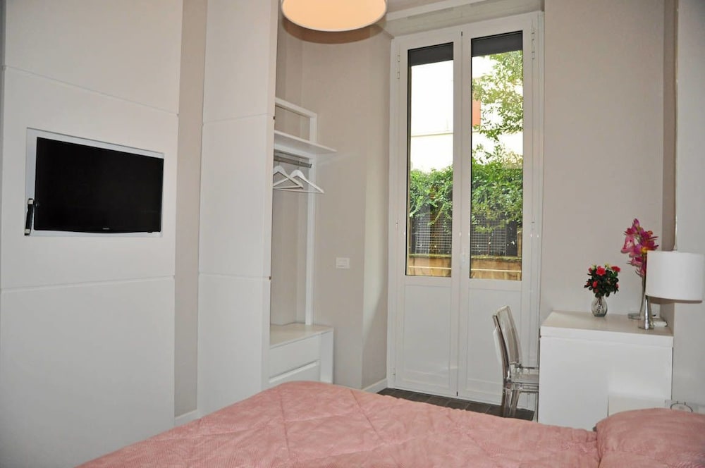 Dea Roma Inn