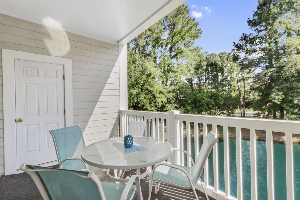 River Crossing #522 2 Bedroom Condo by RedAwning view 3