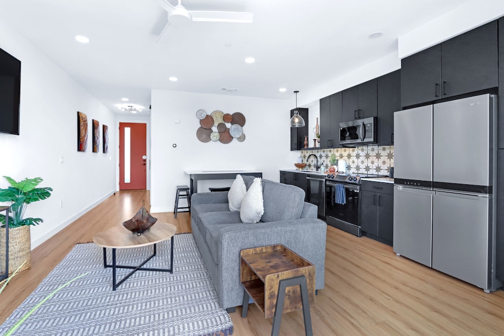 Modern Hill Country Condo for 4 w/ Resort Perks!
