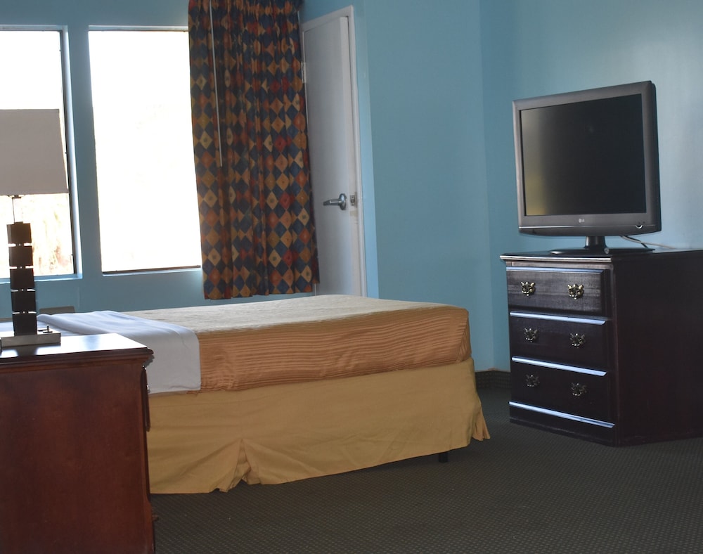 GUEST COTTAGES & SUITES