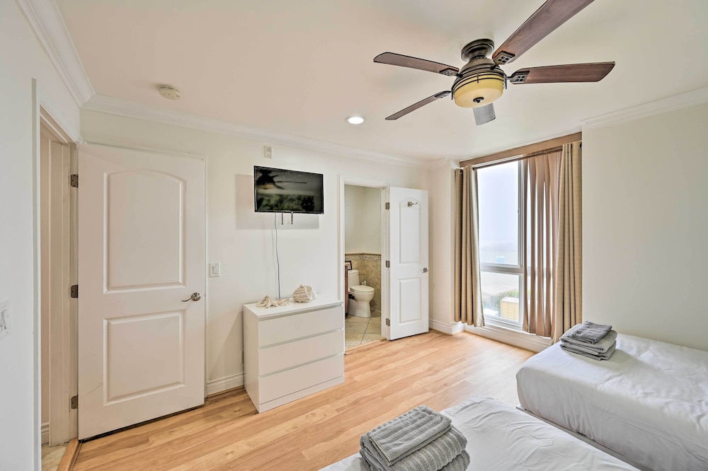 Beachfront Oceanside Condo w/ Amenity Access!
