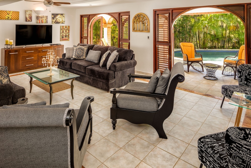 Sea Horse Ranch Villas by Caribe Stays view 5