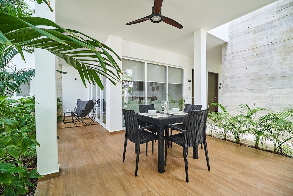 Amazing Apartment With Pools Gym BBQ Yoga Deck