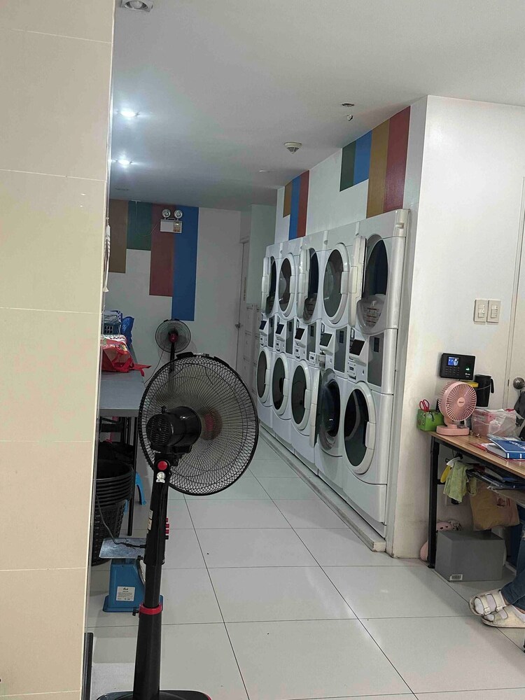 Luxurious Studio in Mckinley Hill With City View