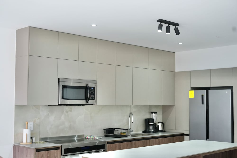 Seis Residences