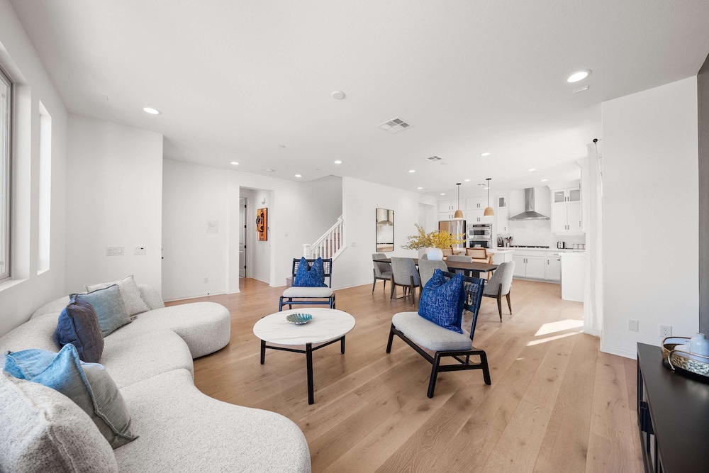 @ Marbella Lane - Curated 5BR in Upscale RMV Haven