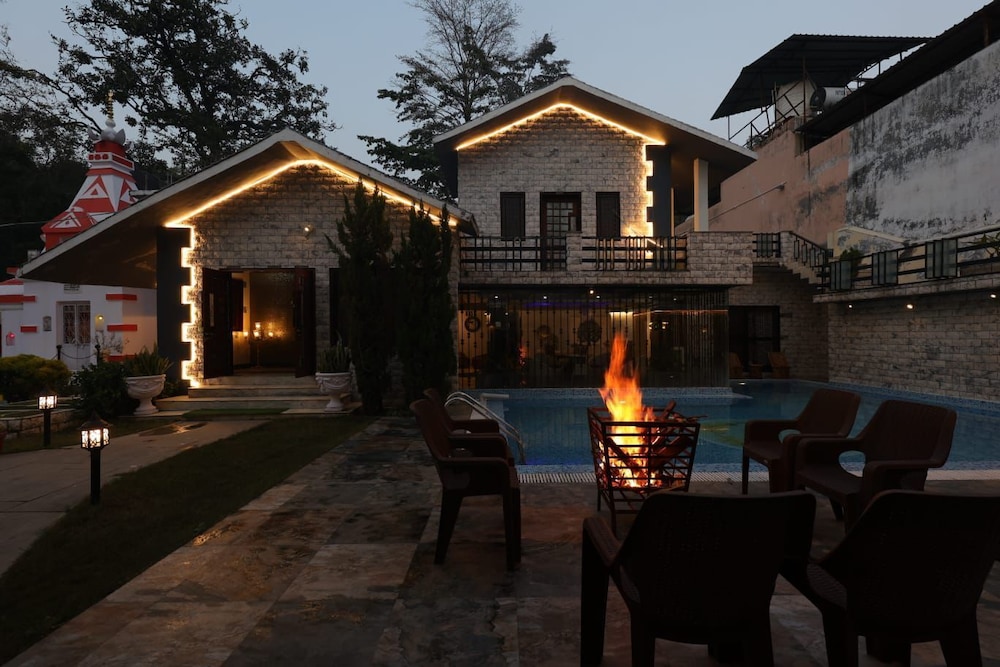 The Amaltas Villa By Jungle Diaries