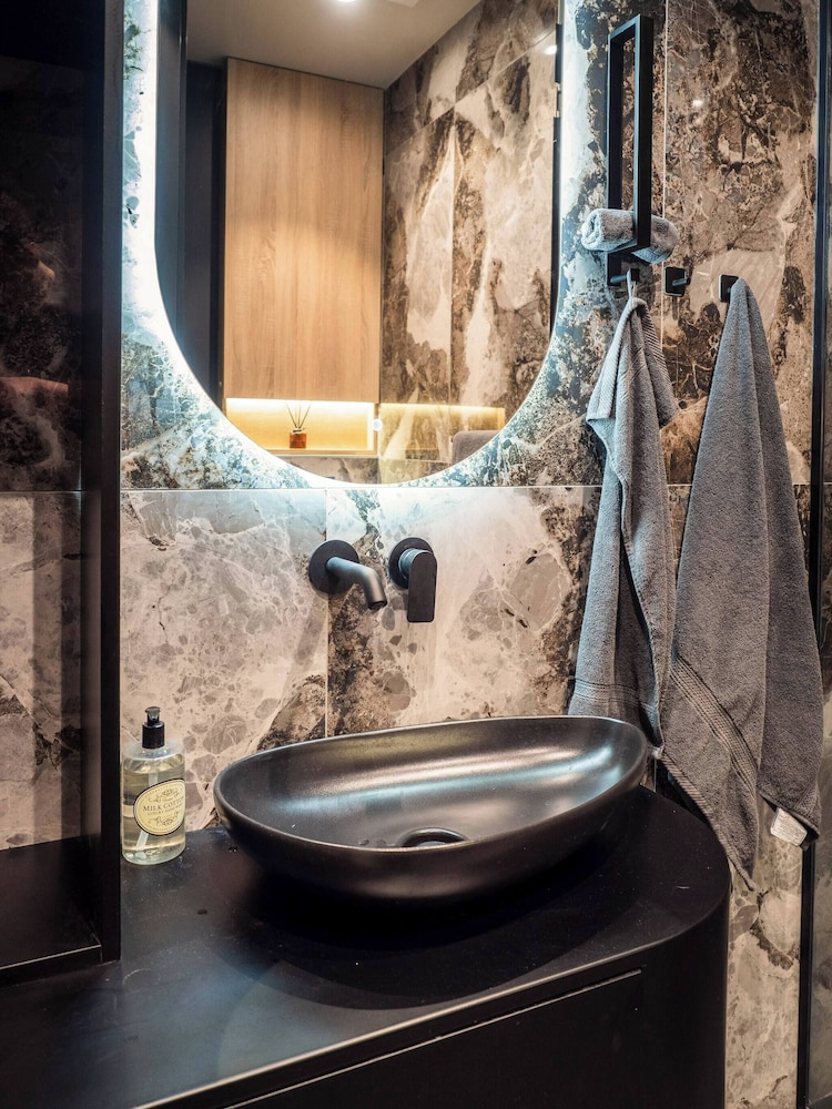 Residence Republic Square- Luxury at Top Location