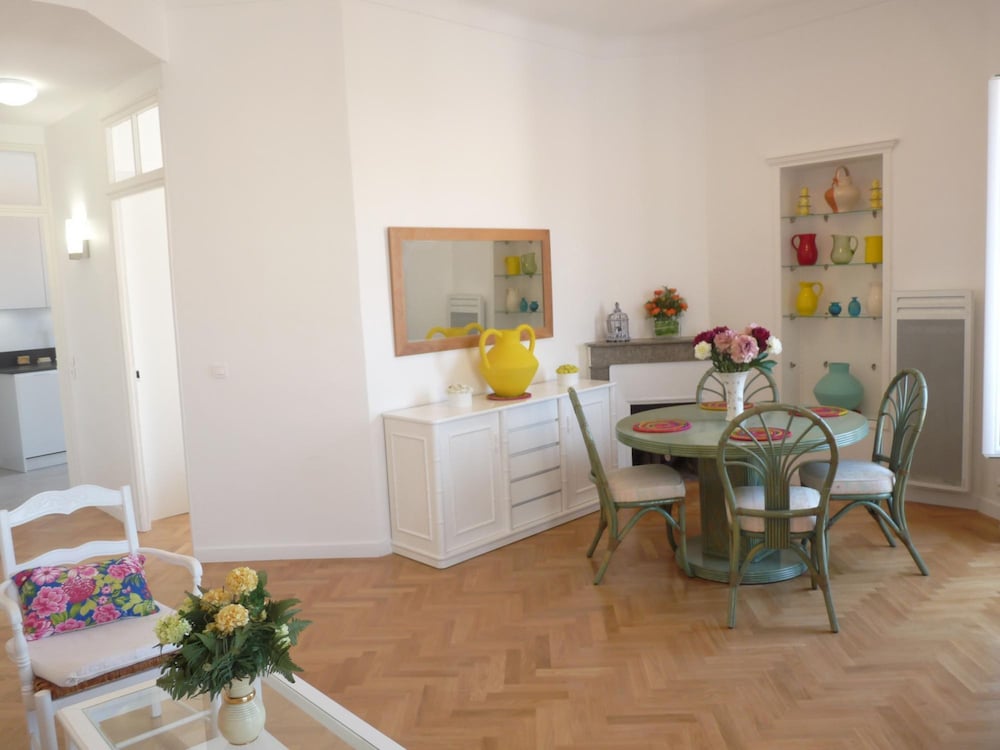Two Bedrooms in the Center of Cannes 500 Meters From the Palais des Festival and the Croisette - 1934