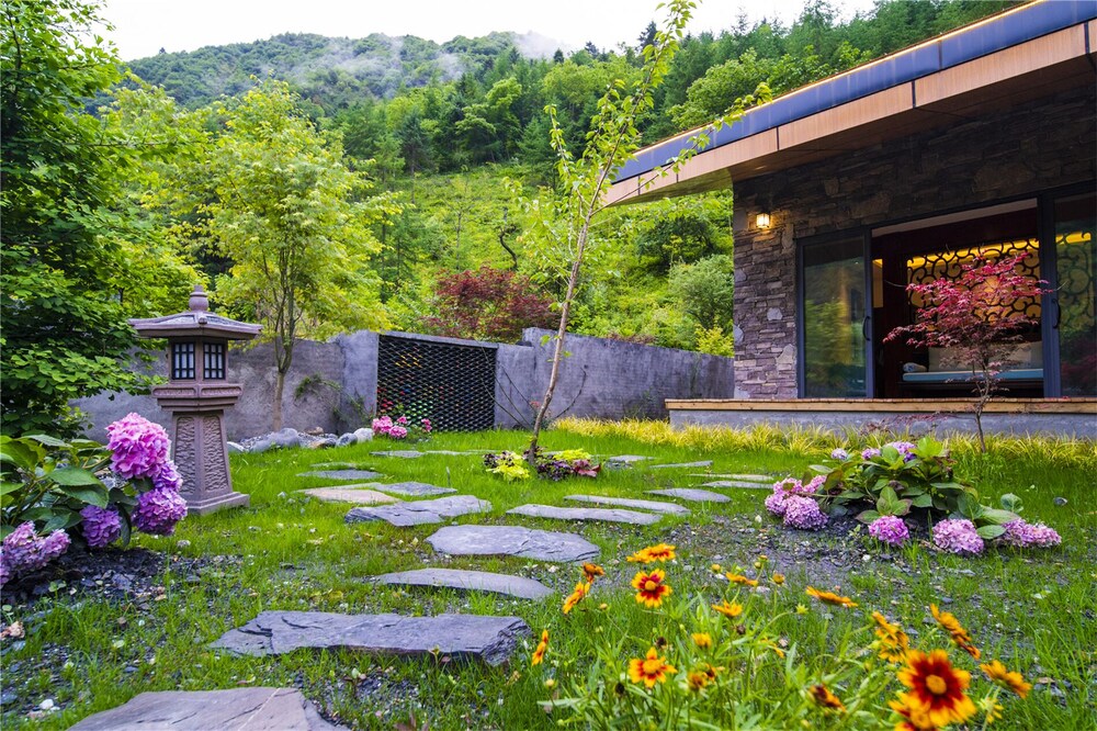 Summergarden Hotel