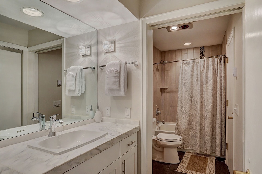 2721 Chateaux DMont by RedAwning